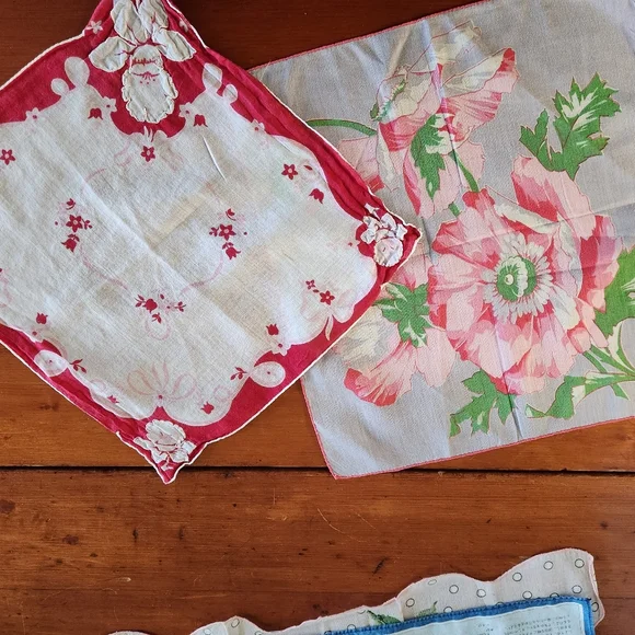 Vintage Hankies - Picture 2 of 7